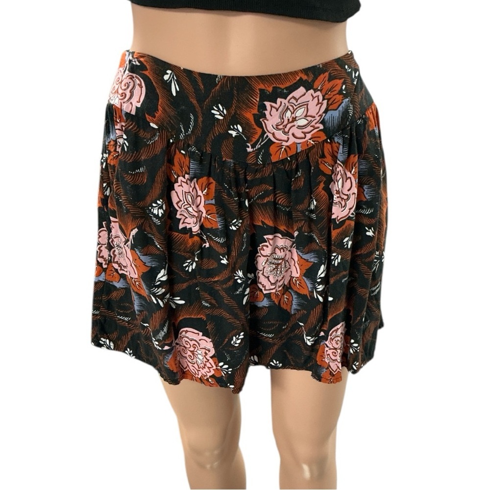 Mimi Chica - EC - Black and Pink Floral Skirt